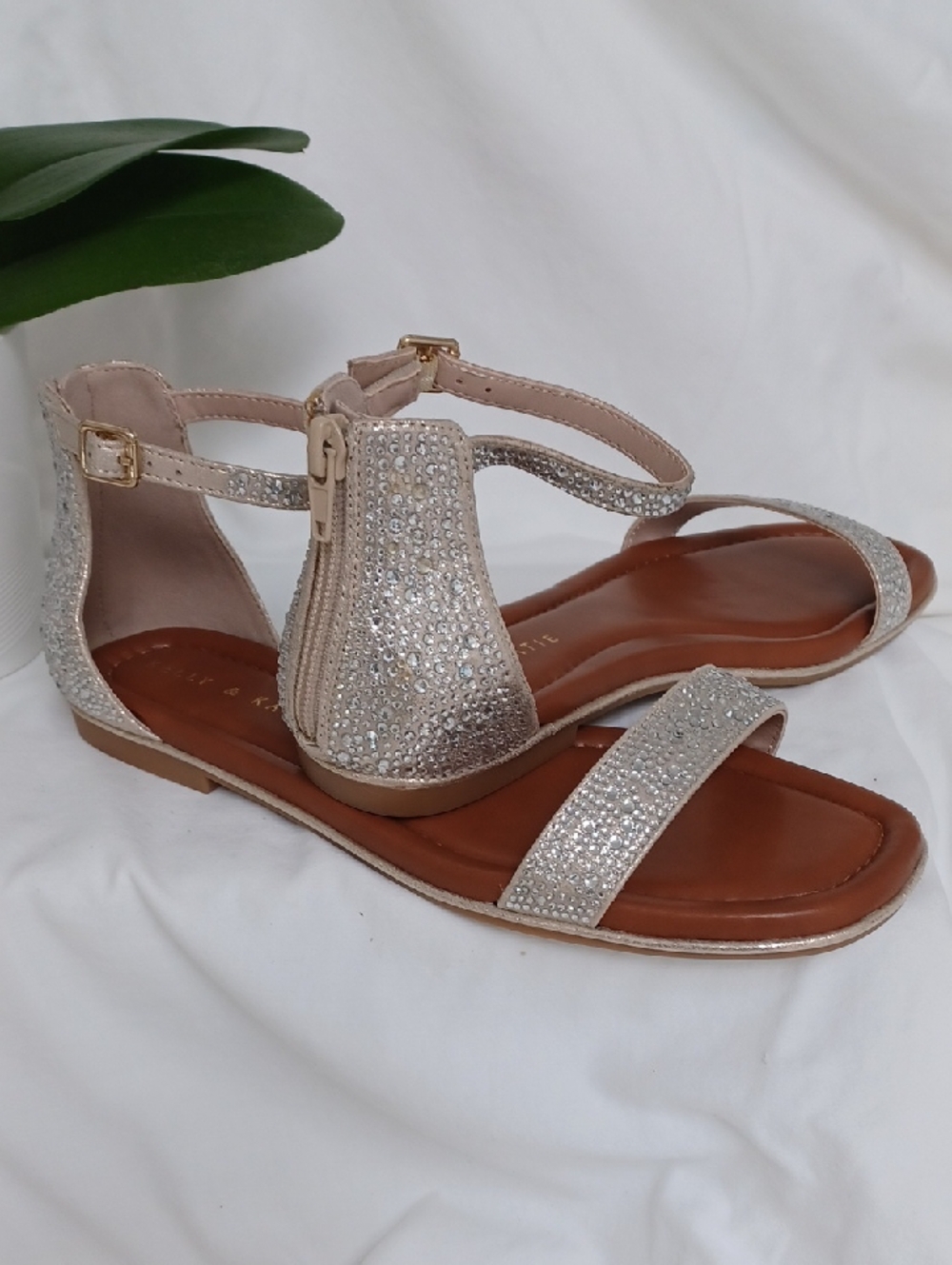 NWT Kelly & Katie Rhinestone Zipper Back Sandals in Silver With Tan Soles